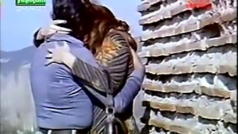 Steamy Turkish Couple'S Passionate Kiss On The Third Knee