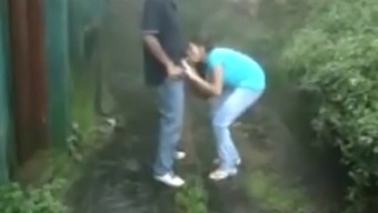 Public Indian Couple'S Passionate Blowjob And Fucking