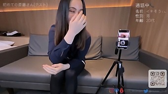 Big Ass Babe Squirts While Talking Dirty On The Phone